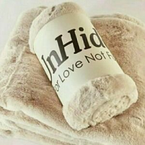 UNHIDE MARSH BLANKET